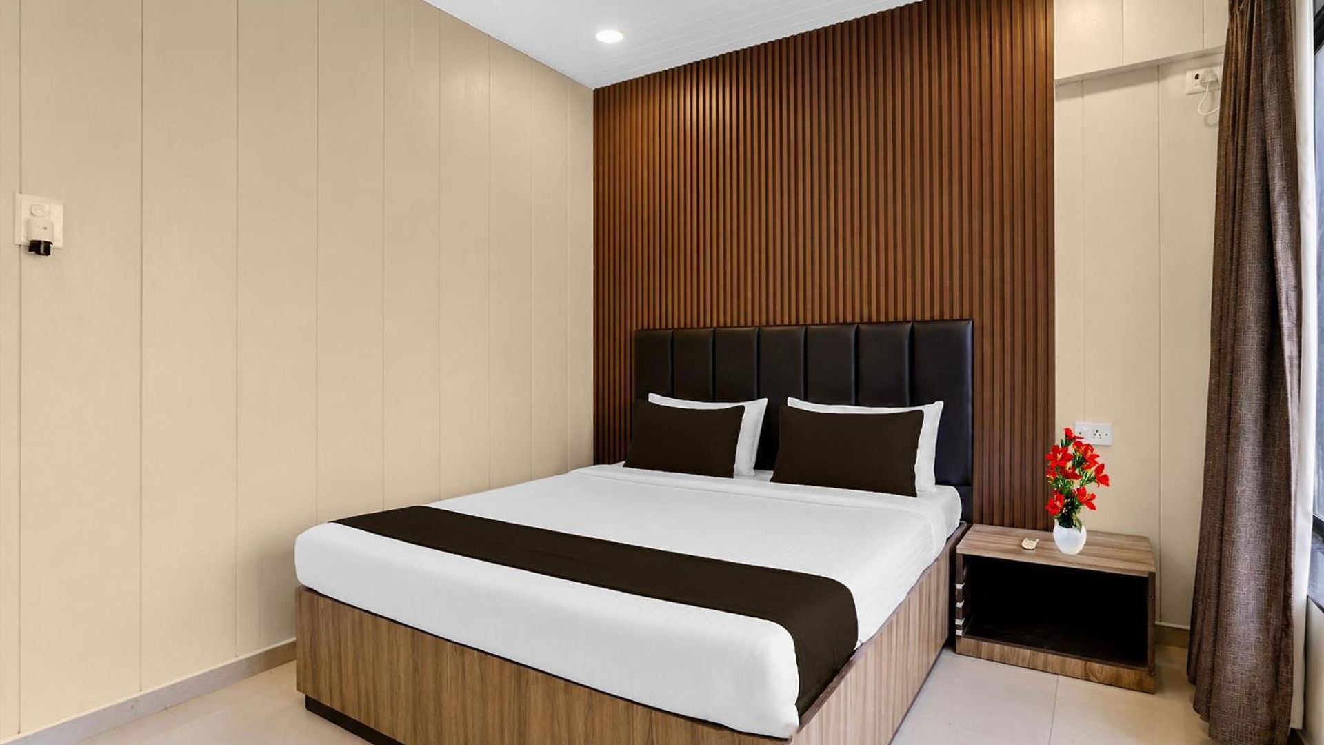 Collection O Lokhandwala Andheri West Formerly Lalsai Residency Hotel 4*
