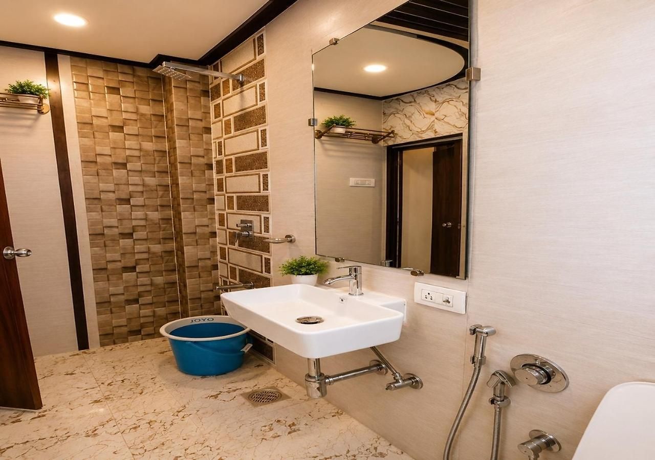 Glitz 7even Hills- Nr International Airport T2 Mumbai