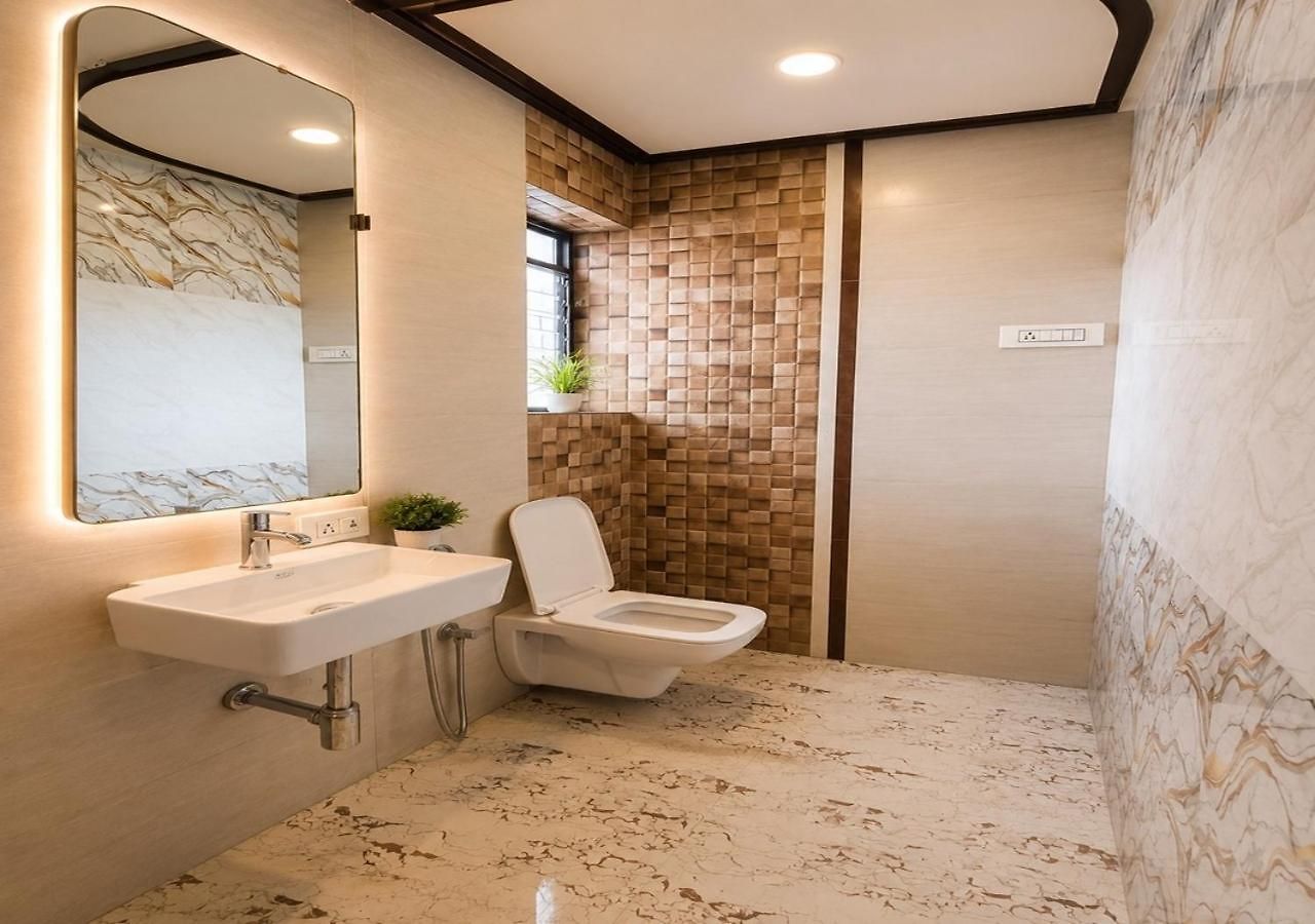 Guest house Glitz 7even Hills- Nr International Airport T2