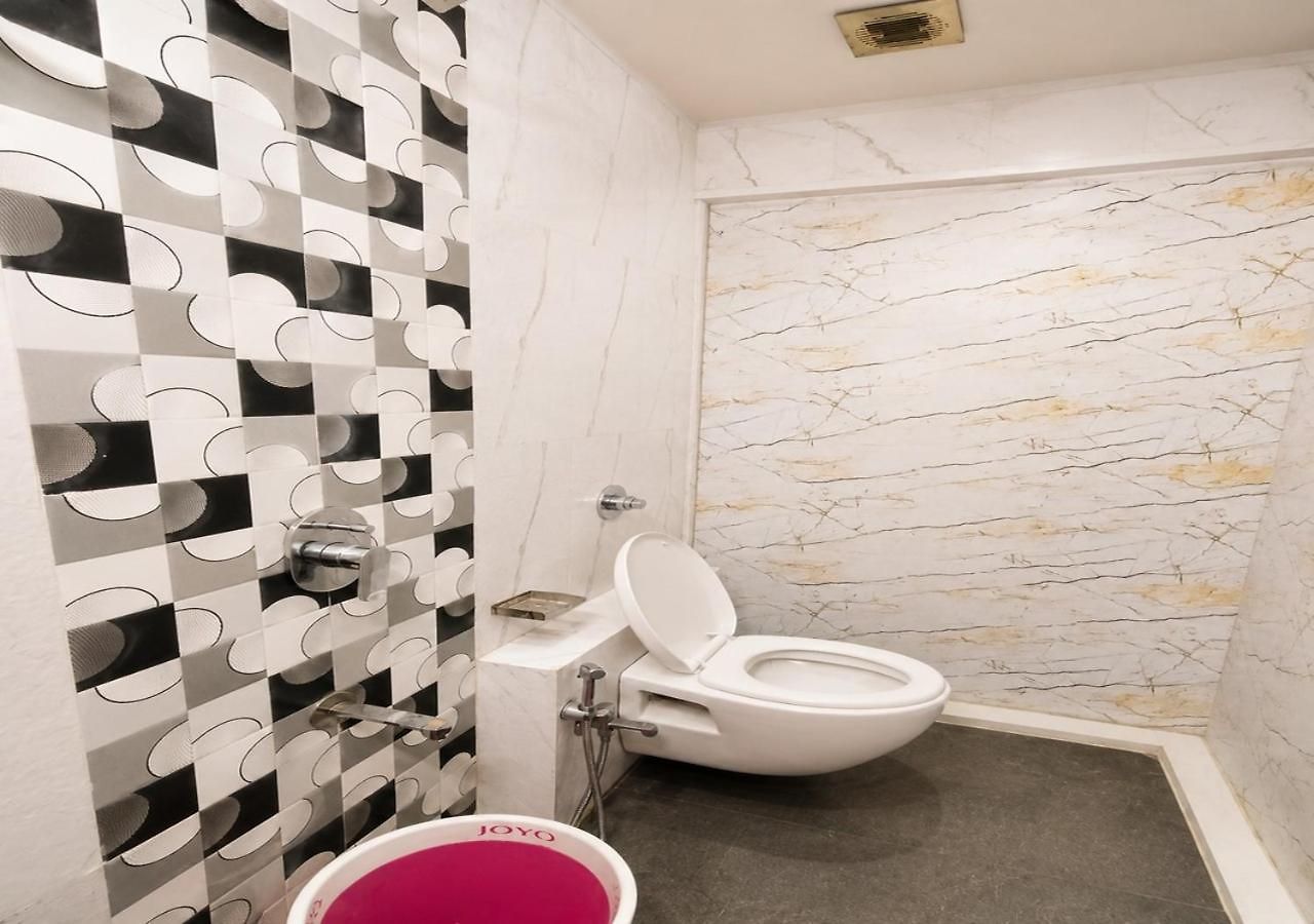 Glitz 7even Hills- Nr International Airport T2 Guest house
