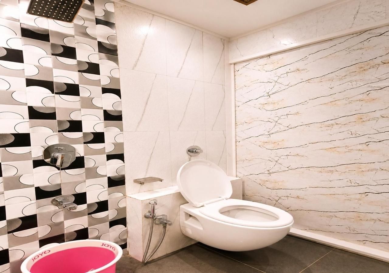 Glitz 7even Hills- Nr International Airport T2 Mumbai