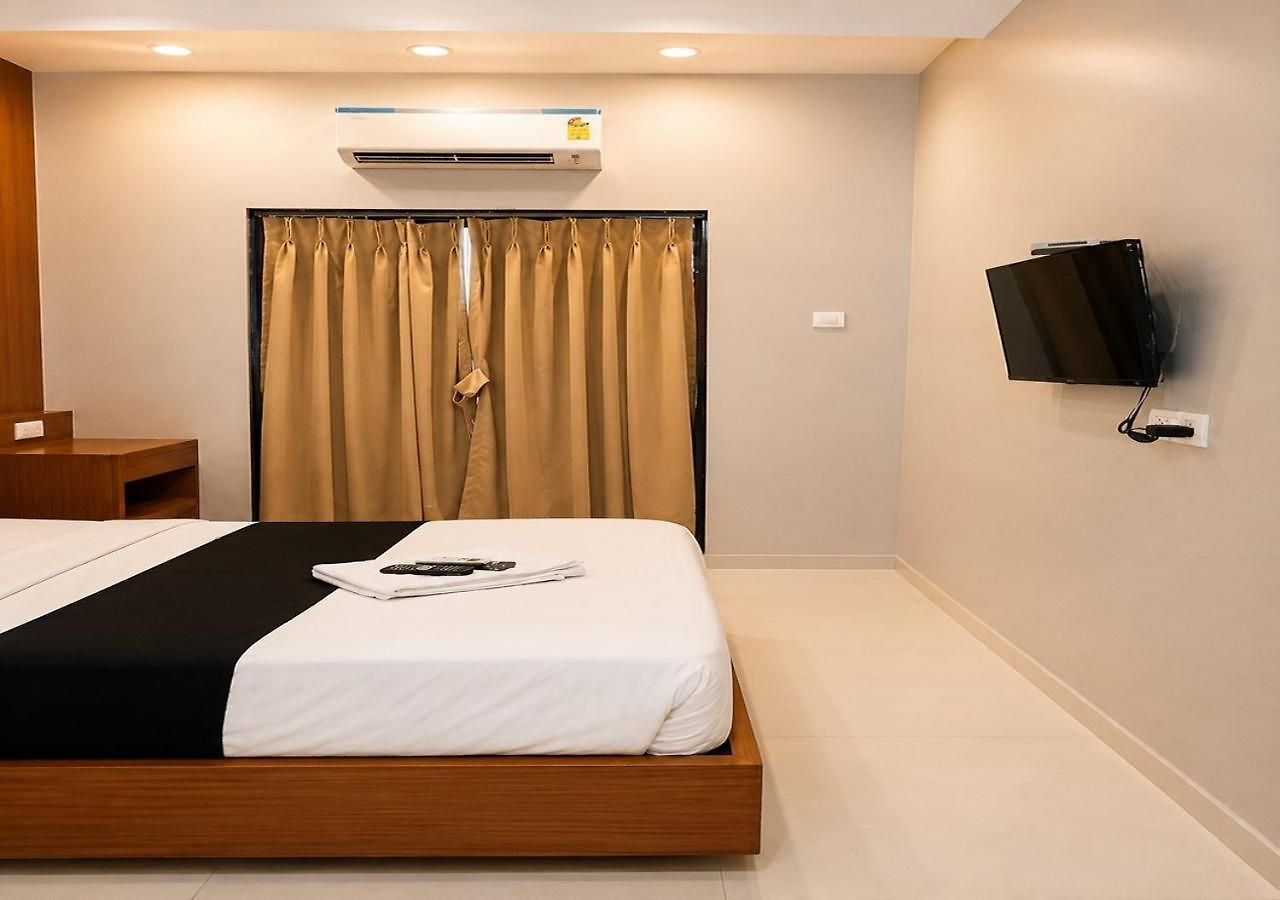Guest house Glitz 7even Hills- Nr International Airport T2 *