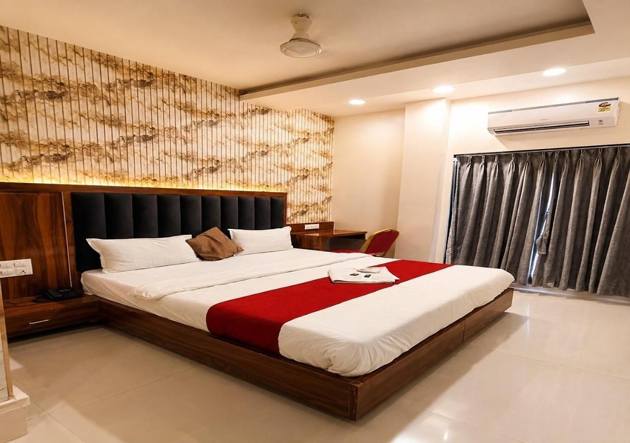 Glitz 7even Hills- Nr International Airport T2 Guest house