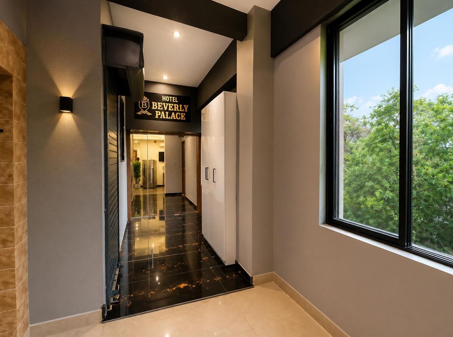 Hotel Beverly Palace Santacruz - Near Bkc - Near Mumbai Airport T1 - Unmarried Couples Not Allowed Hotel 3*