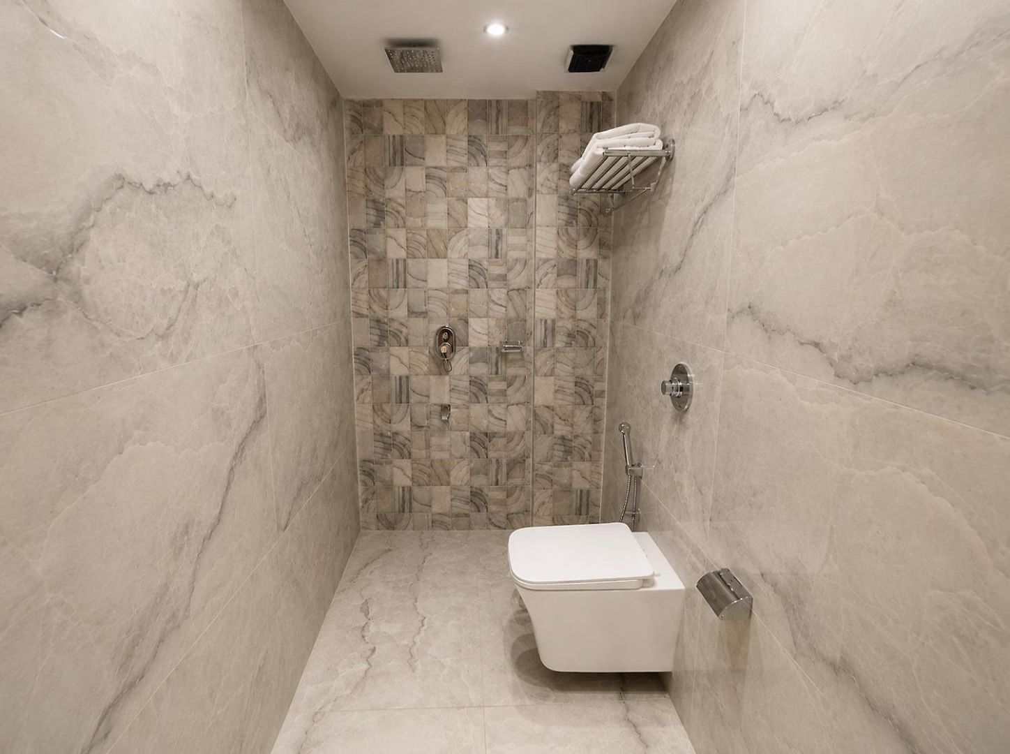 Hotel Beverly Palace Santacruz - Near Bkc - Near Mumbai Airport T1 - Unmarried Couples Not Allowed