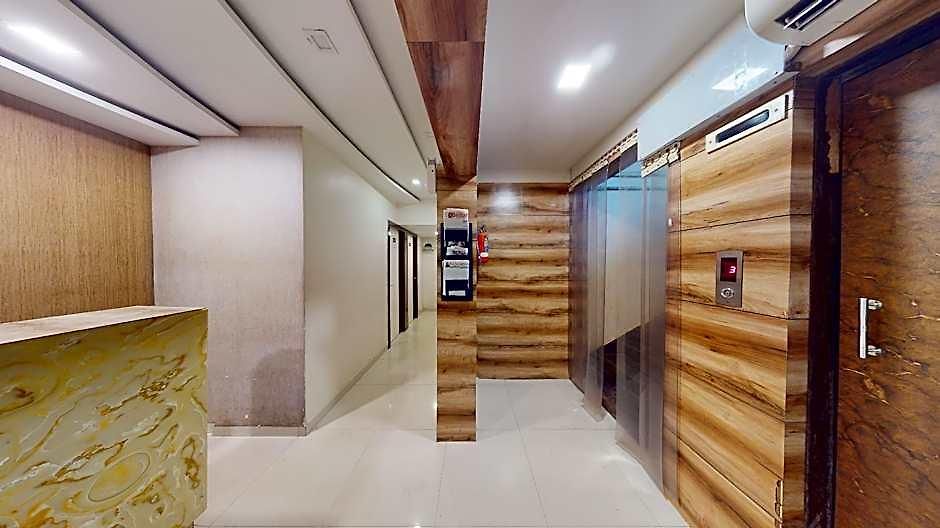 Fabhotel Embassy Park 3*
