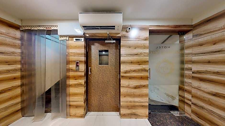 Hotel Fabhotel Embassy Park 3*