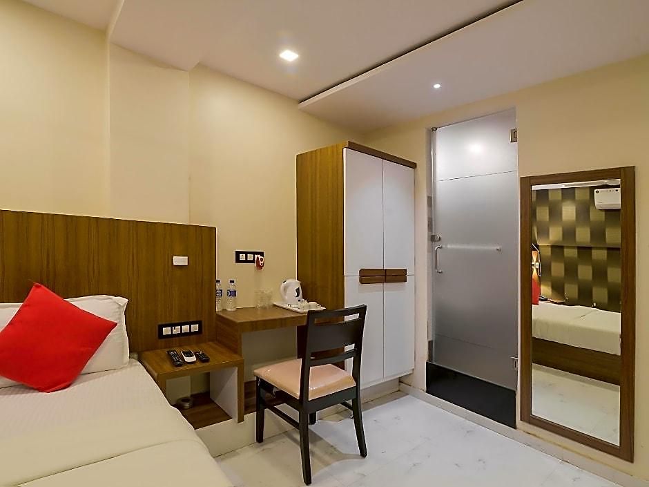 Capsule hotel Qubestay Airport Capsule & 3*
