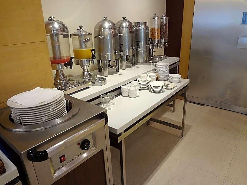 Astoria Hotel 4*