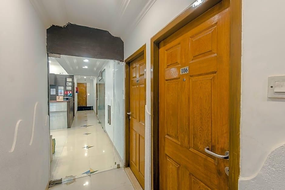 Hotel Oyo Flagship 572 Santacruz West 3*