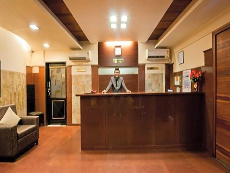 Hotel Rajhans 2*