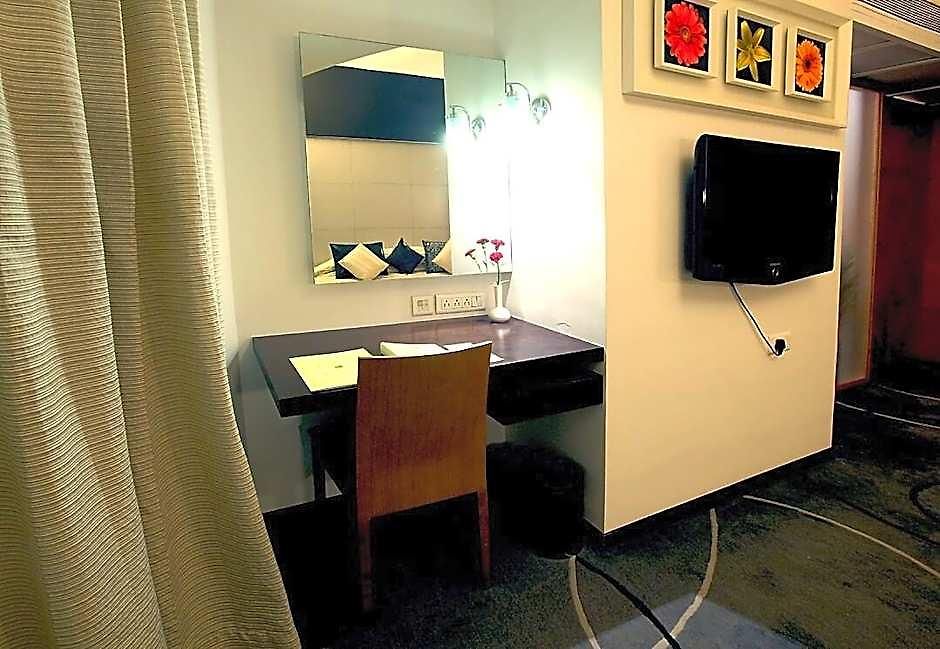 Fabhotel Adore Hotel