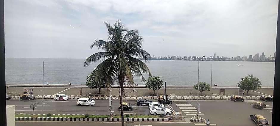 Marine Plaza Hotel