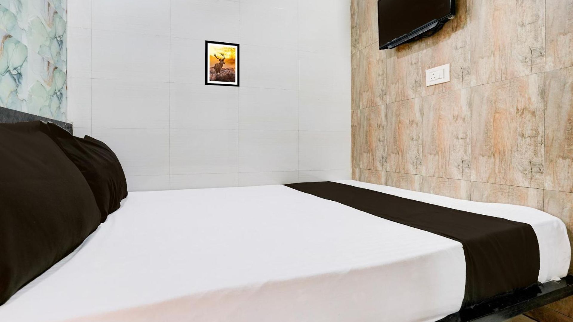 Hotel Golden Sagar - Kurla Mumbai