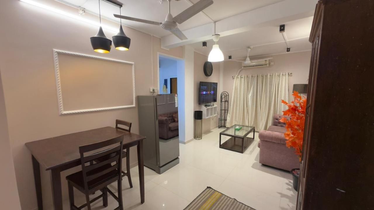 Seabird -1 Bhk Ground Floor-carter Rd- Bandra West Apartment *