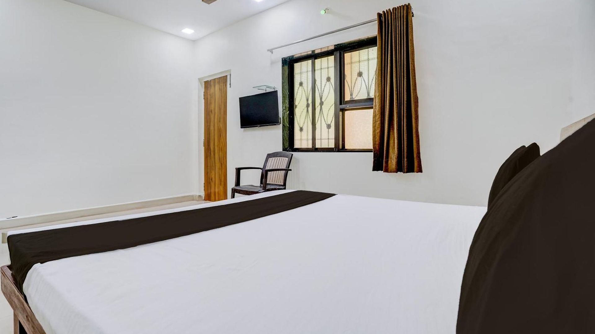 Hotel O Shree Prabhat 3*