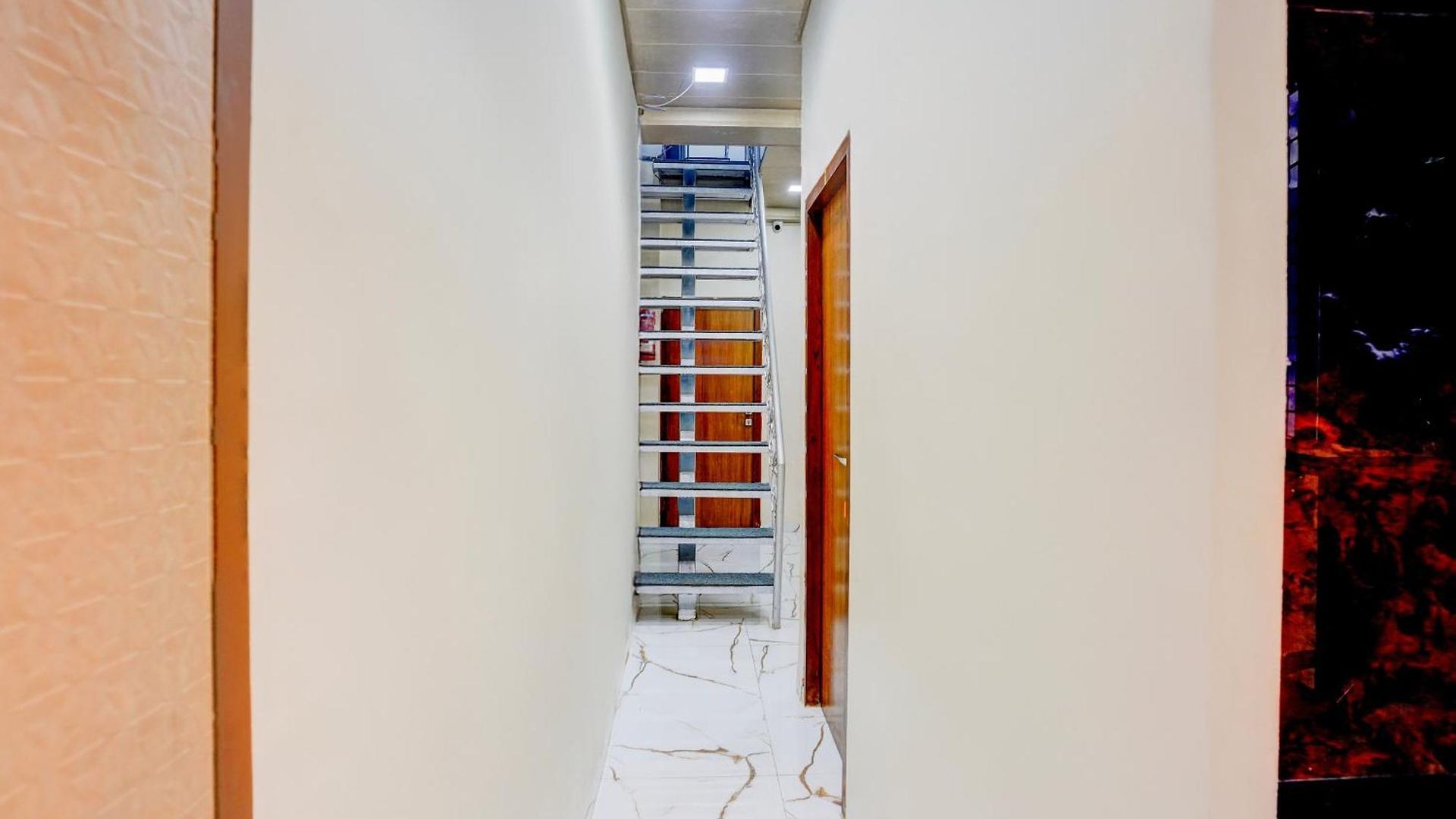 Hotel O By Oyo Mm Residency 3*
