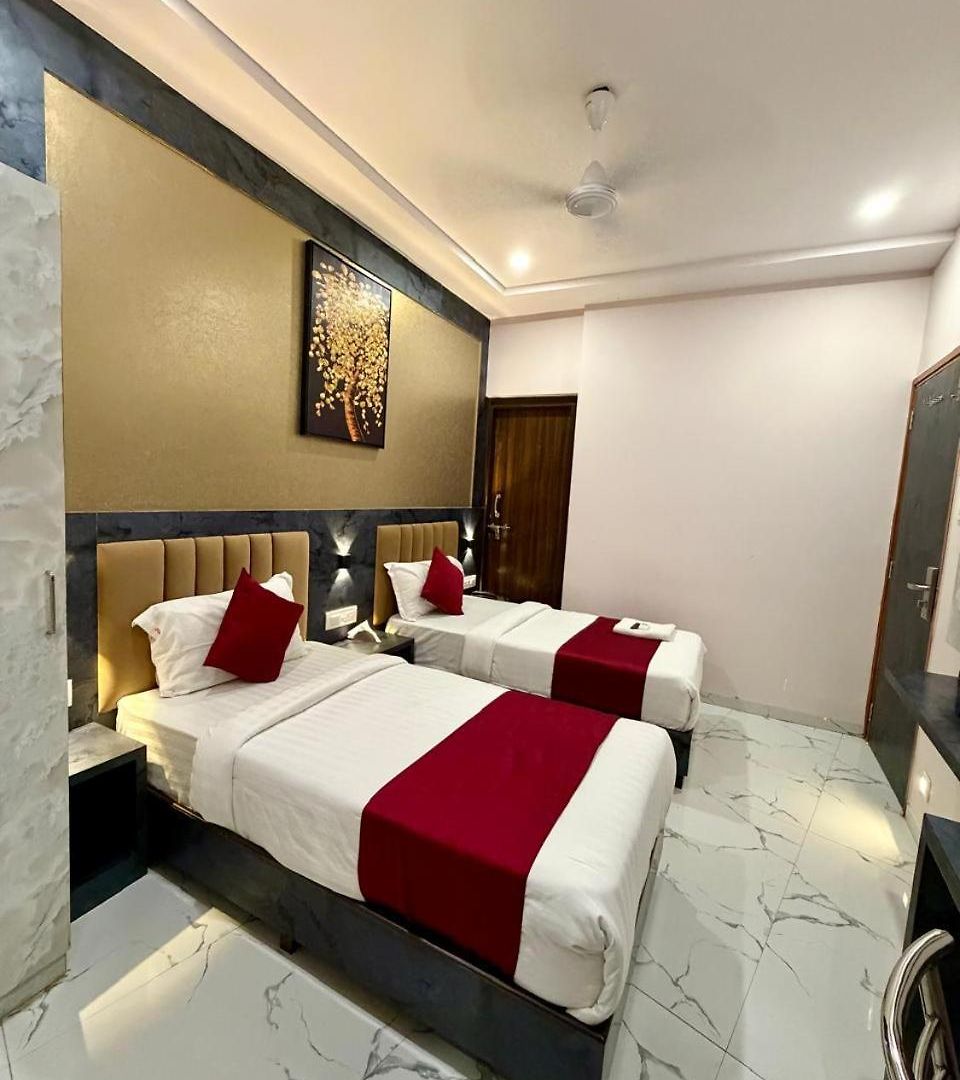 Hotel Classy Comfort Malad Near Dna Hospital Mumbai