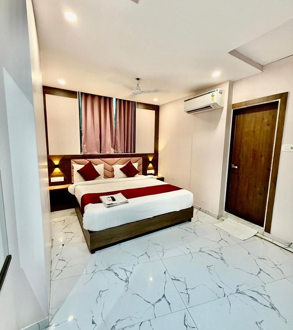 Classy Comfort Malad Near Dna Hospital Mumbai