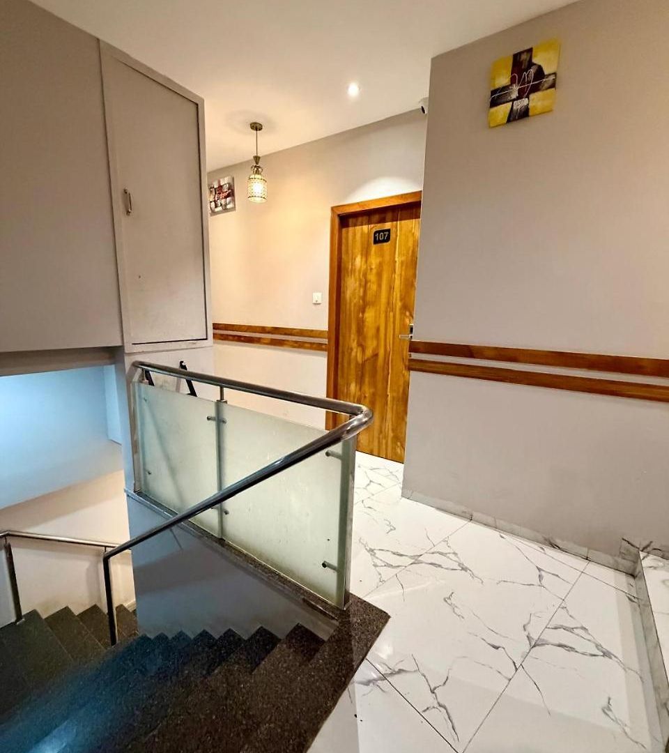 Hotel Classy Comfort Malad Near Dna Hospital