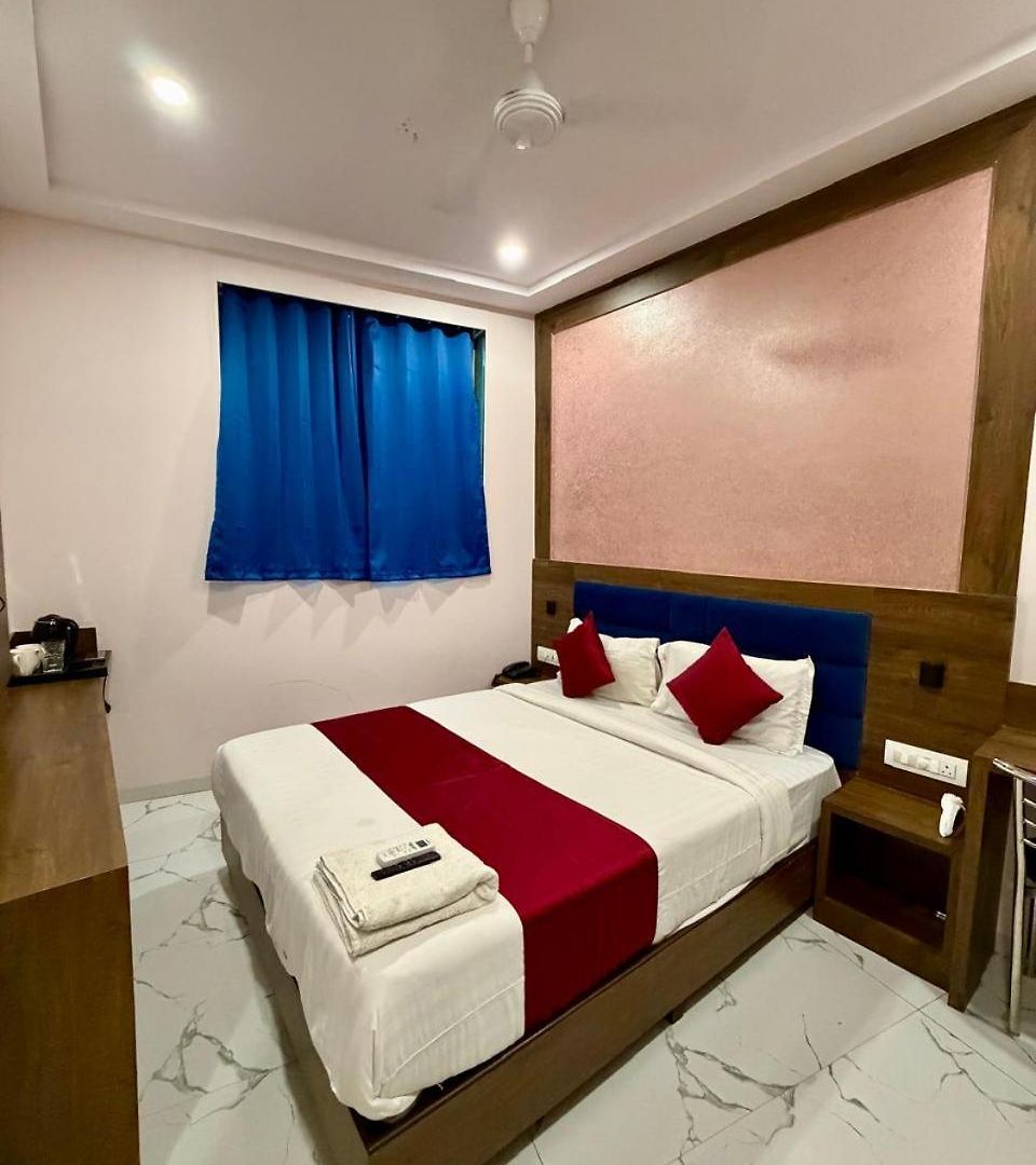 Hotel Classy Comfort Malad Near Dna Hospital 2*
