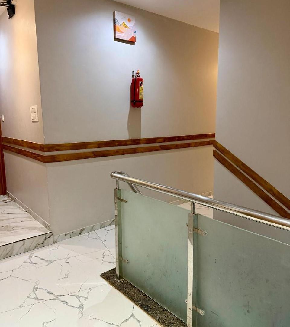 Classy Comfort Malad Near Dna Hospital 2*