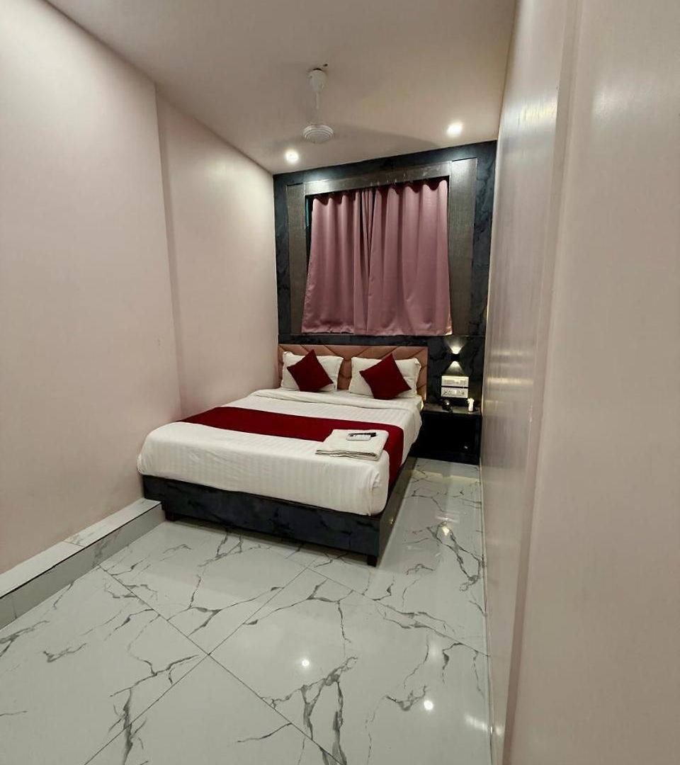 Hotel Classy Comfort Malad Near Dna Hospital Mumbai