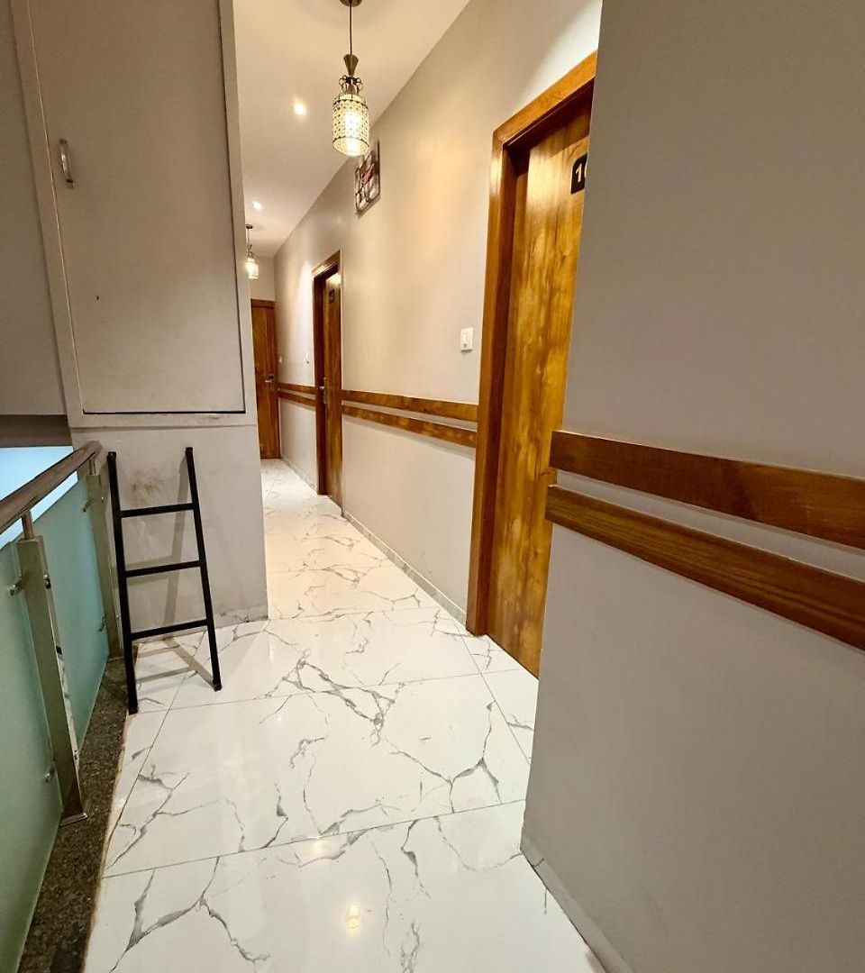 Hotel Classy Comfort Malad Near Dna Hospital Mumbai