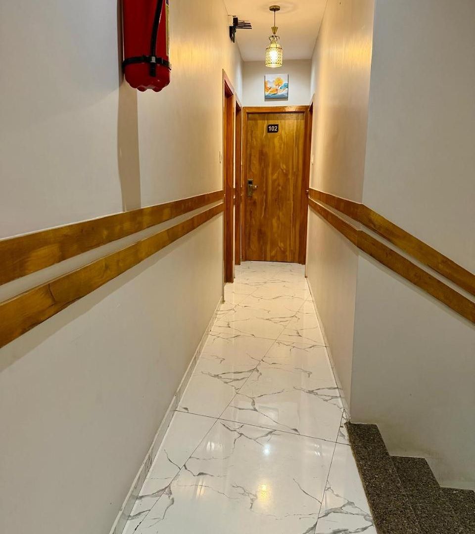Classy Comfort Malad Near Dna Hospital