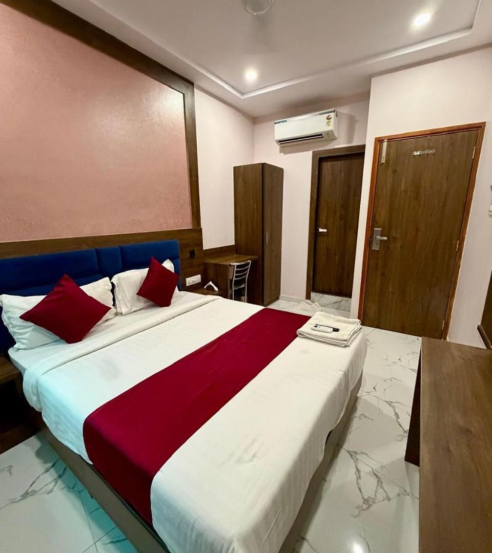 Hotel Classy Comfort Malad Near Dna Hospital