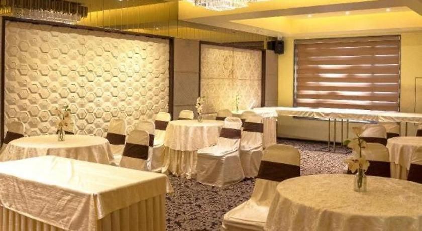 Tunga International 3*