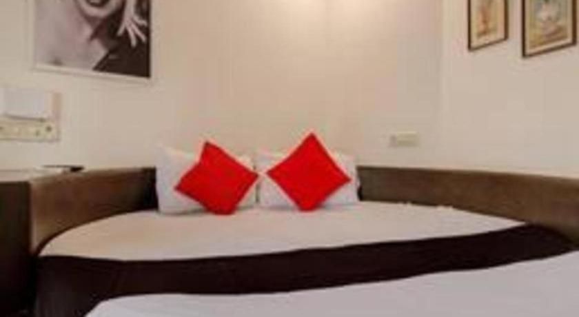 Capital O 77295 Bansidhar Bhuvan 3* Mumbai