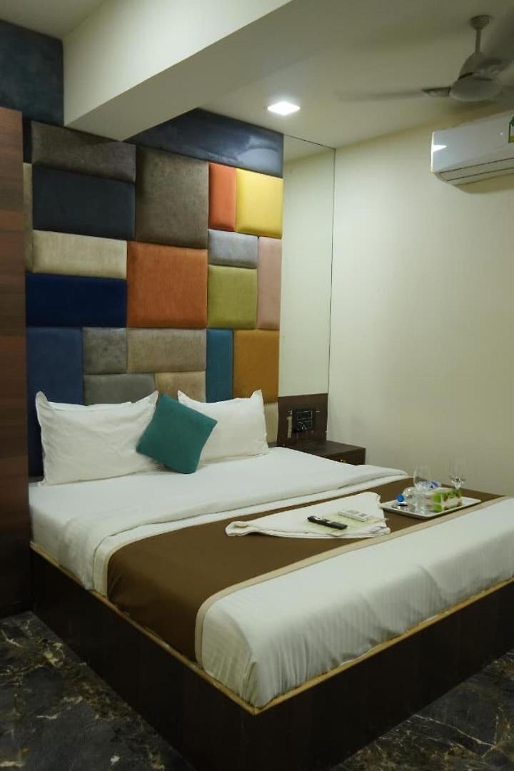 - New Versova Hotel Mumbai