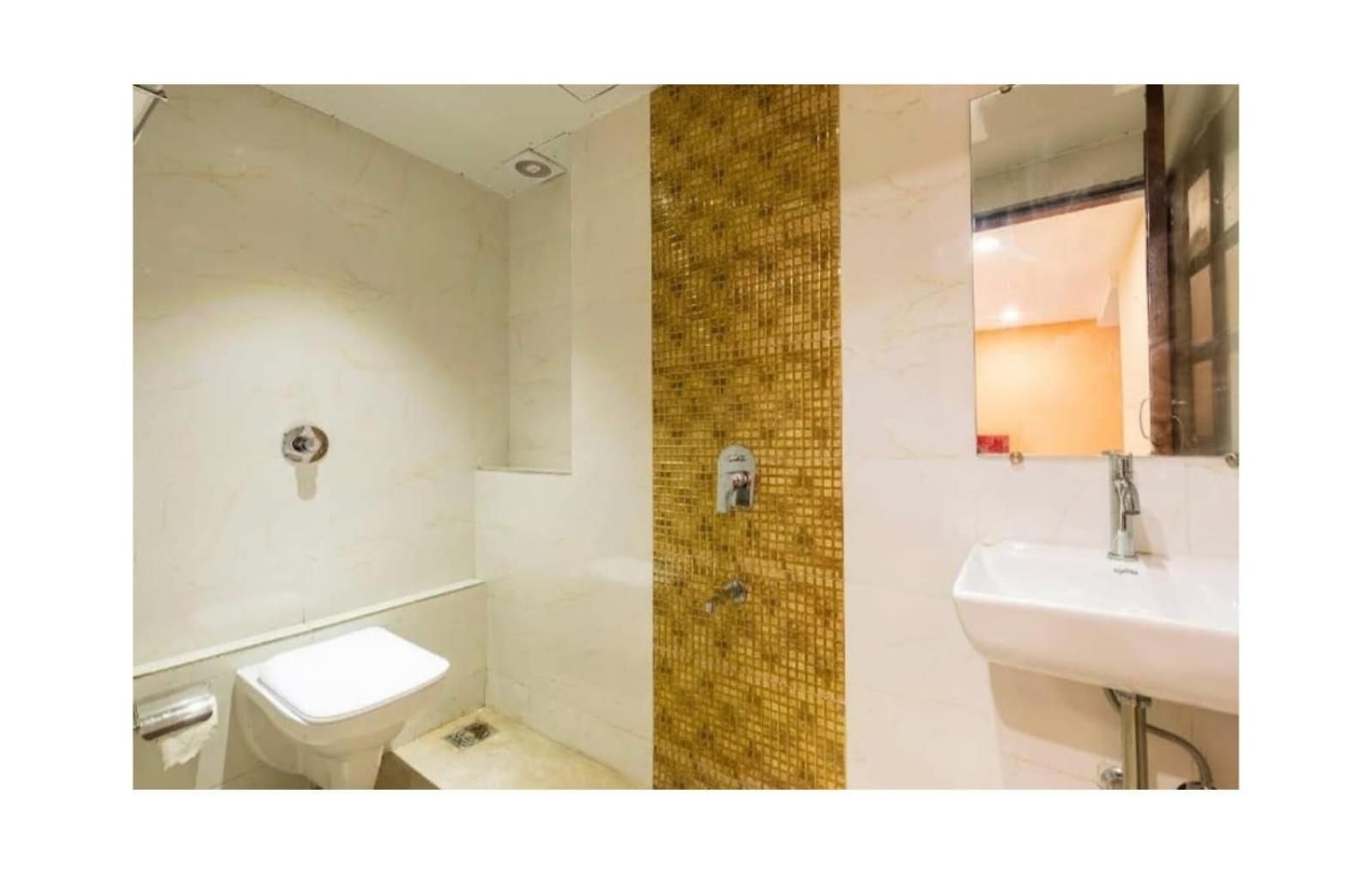 - New Versova Hotel Mumbai