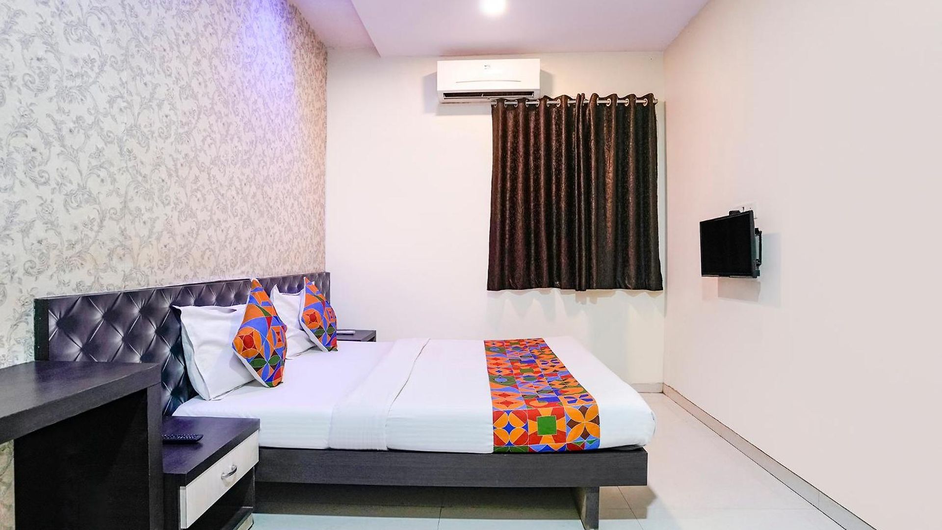 Hotel Fabhotel Marvey Residency 3*