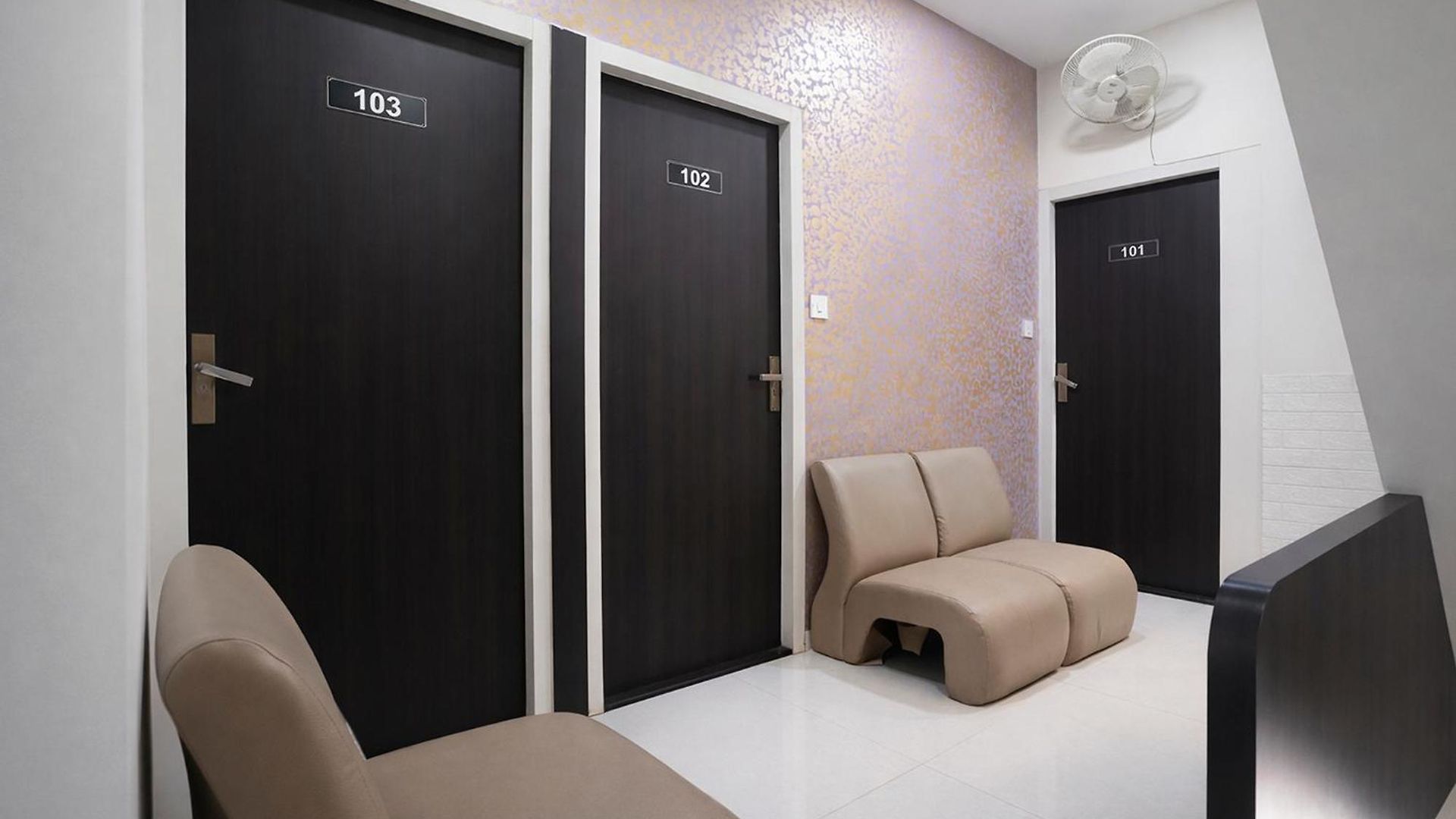 Hotel Fabhotel Marvey Residency