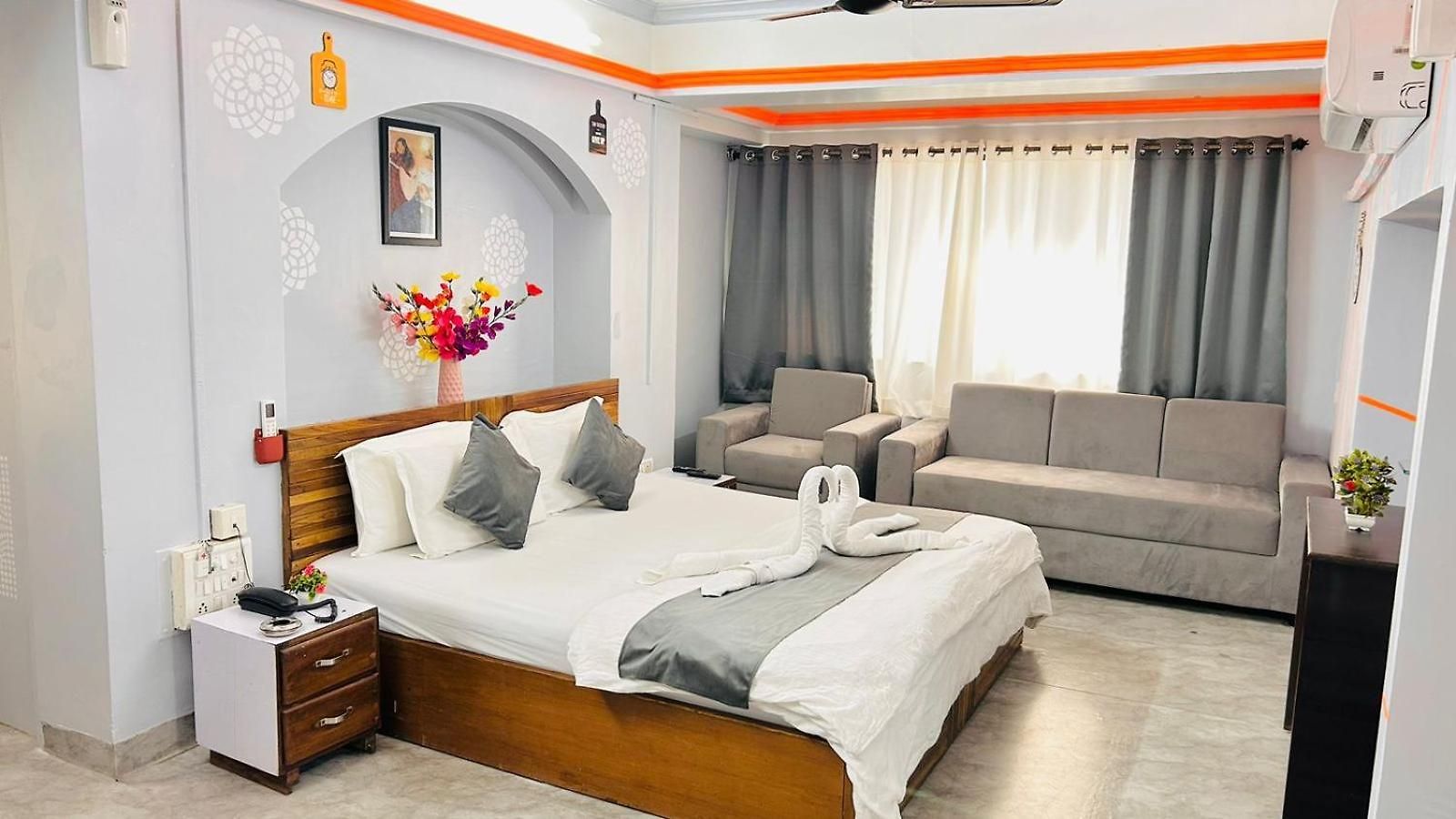 Kalpataru Hometel *