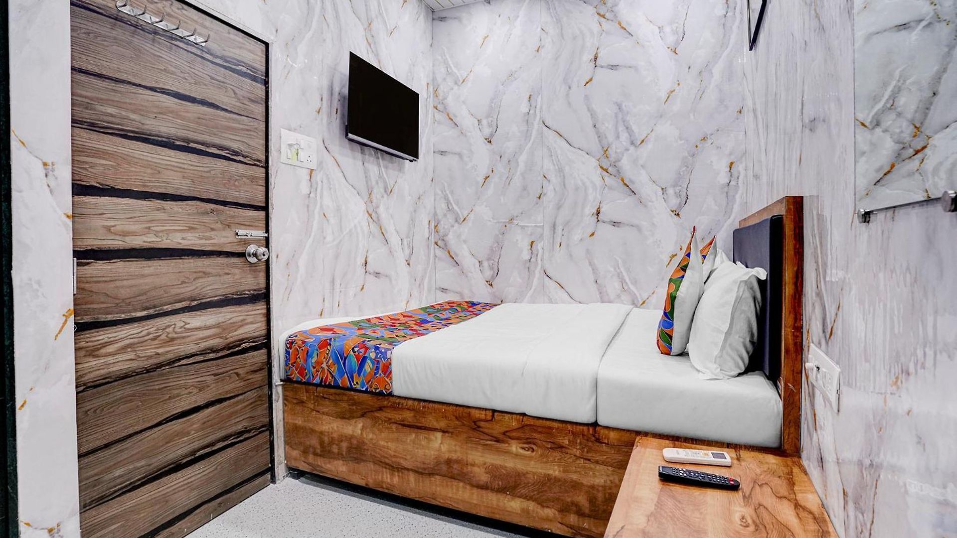 Hotel Fabhotel Comfort Zone