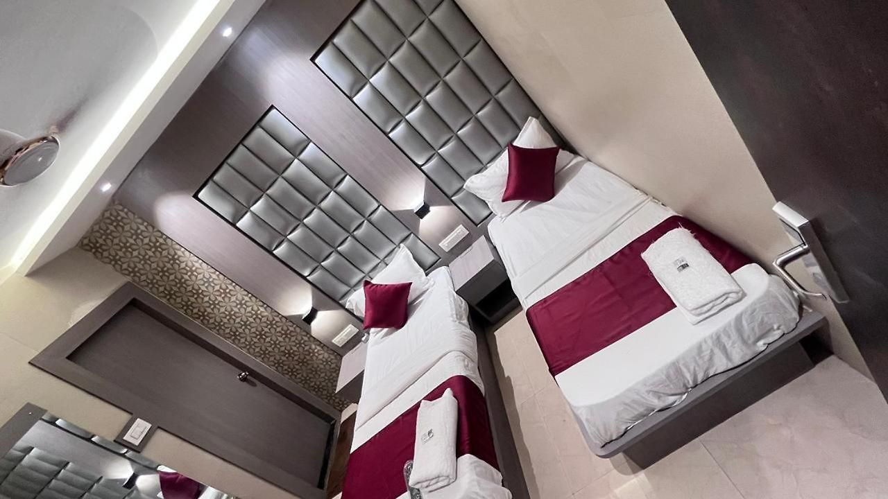 Abrol Hotel Mumbai