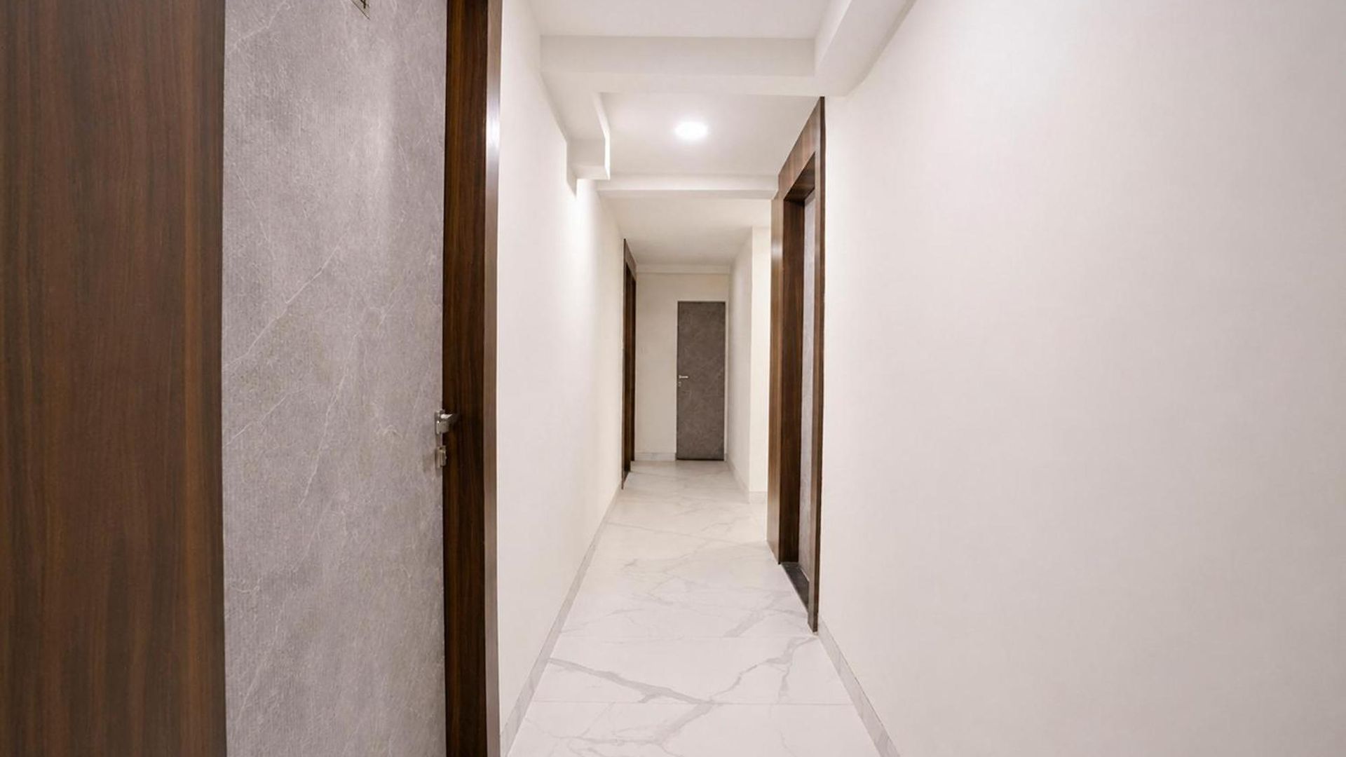 Byland International Andheri Hotel