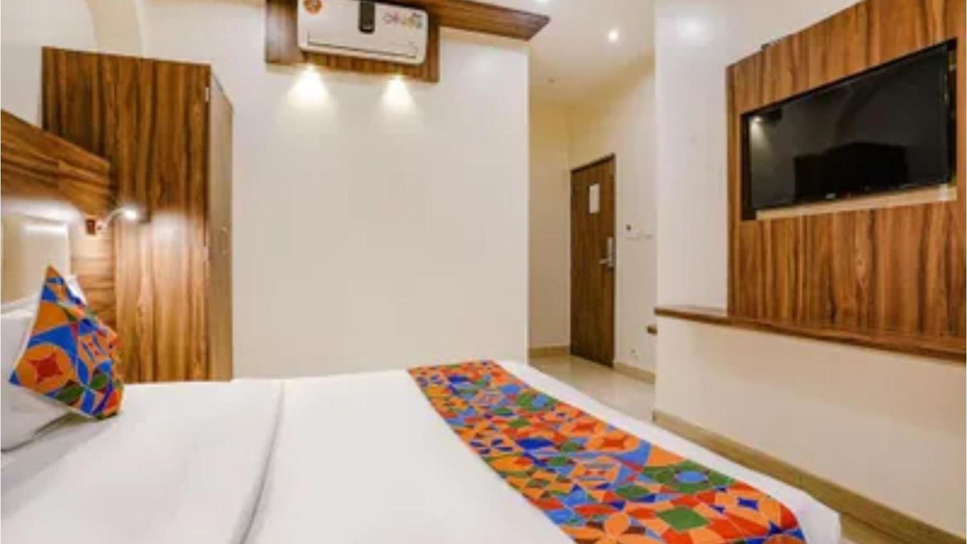 Fabhotel Bd Colaba 3*