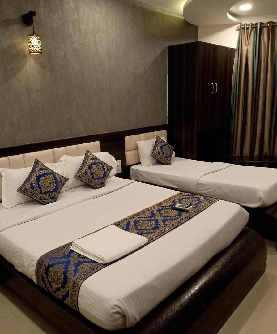 Airport International - Near Airport , Bkc Visa Consulate, Jio Convention Center 3*