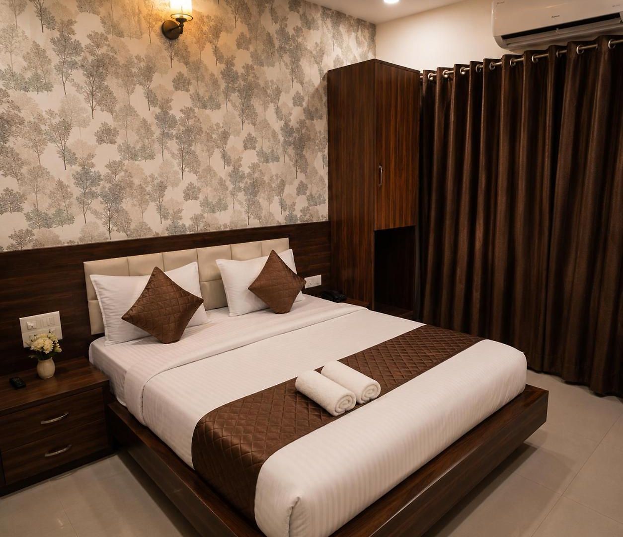 Hotel Airport International - Near Airport , Bkc Visa Consulate, Jio Convention Center Mumbai