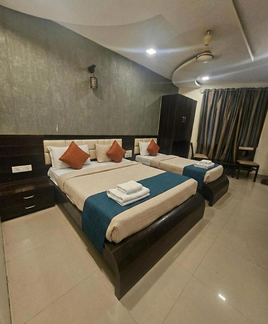 Luxury Addoree Palace - Near Airport Hotel