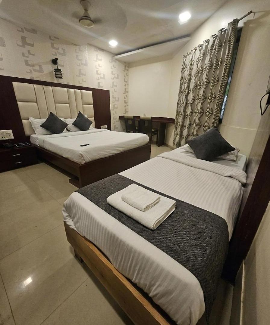 Hotel Luxury Addoree Palace - Near Airport Mumbai