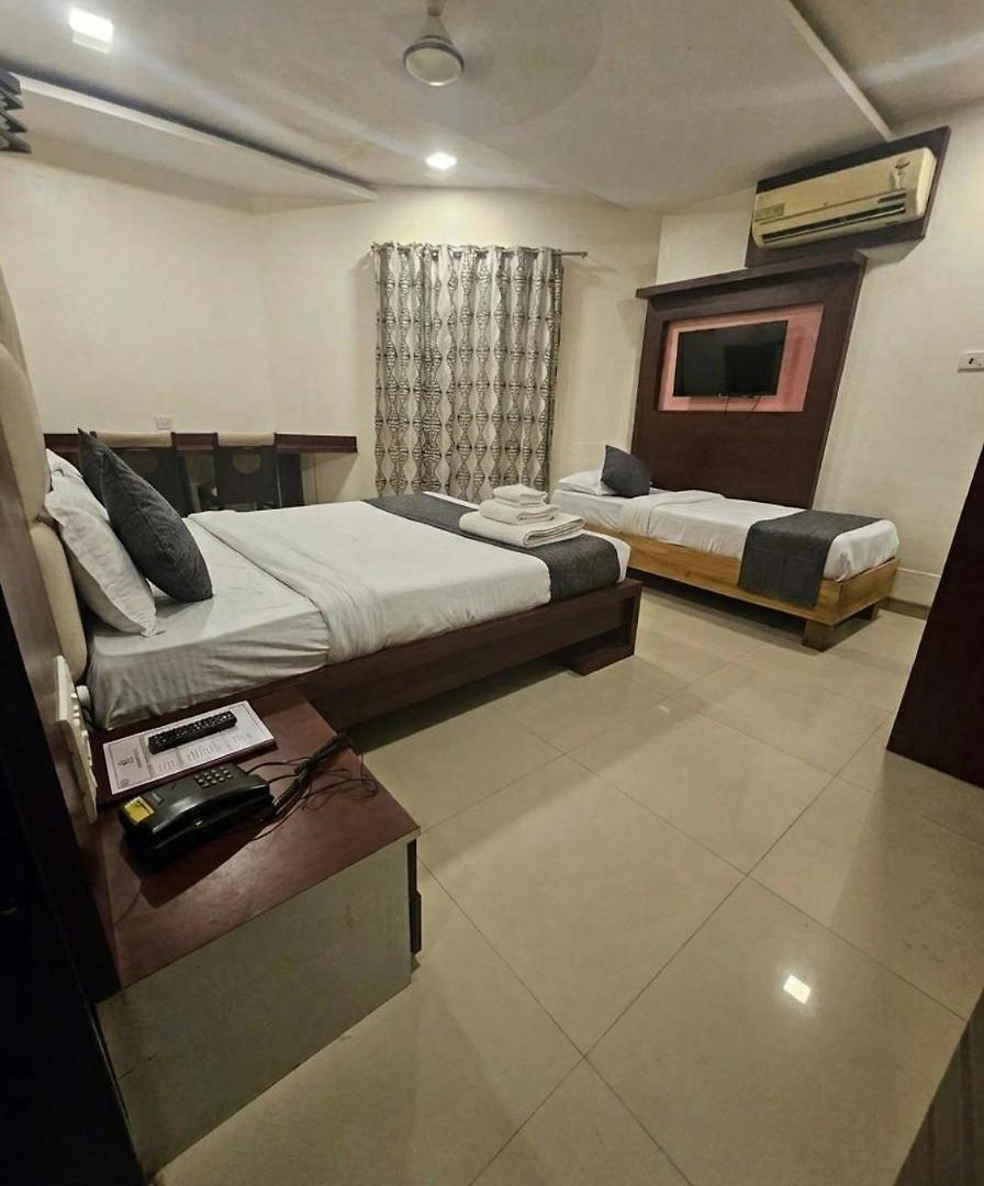 Luxury Addoree Palace - Near Airport Hotel 3*