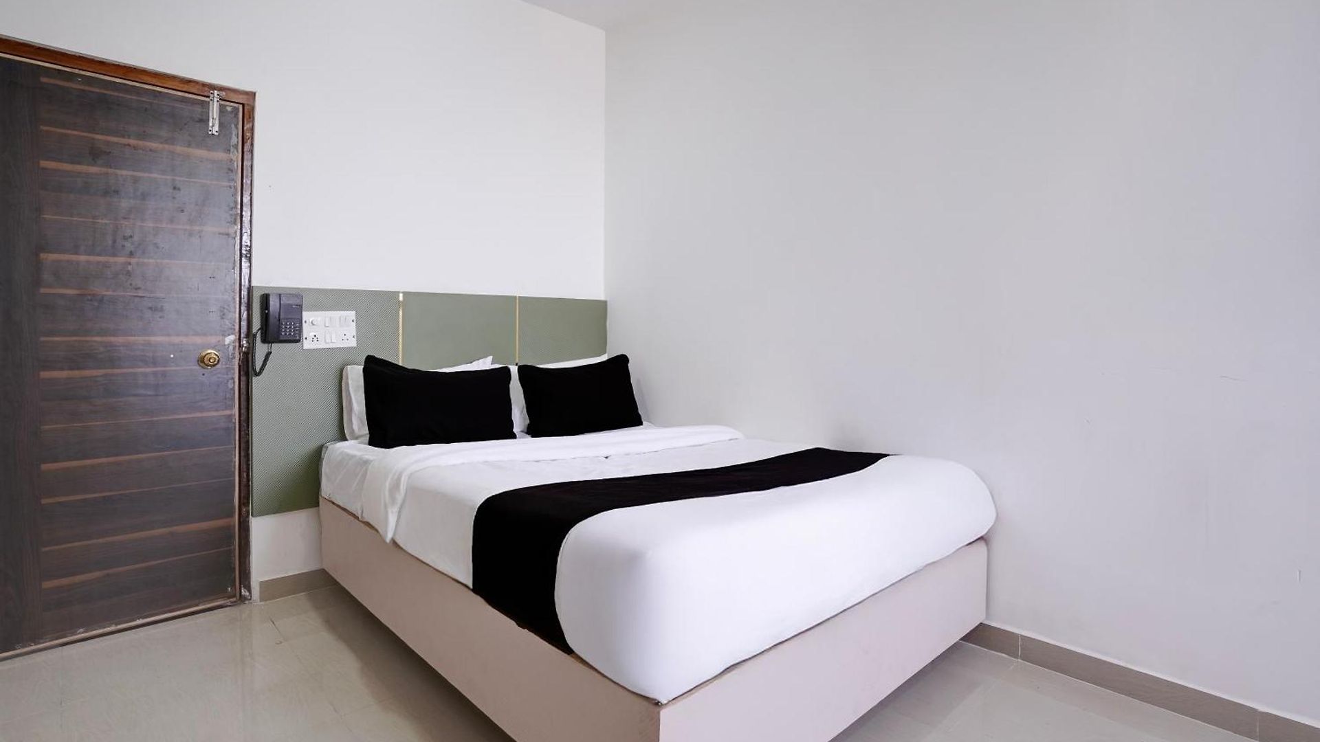 Super Collection O Jnpt Navi Formerly Ratan Regency Hotel