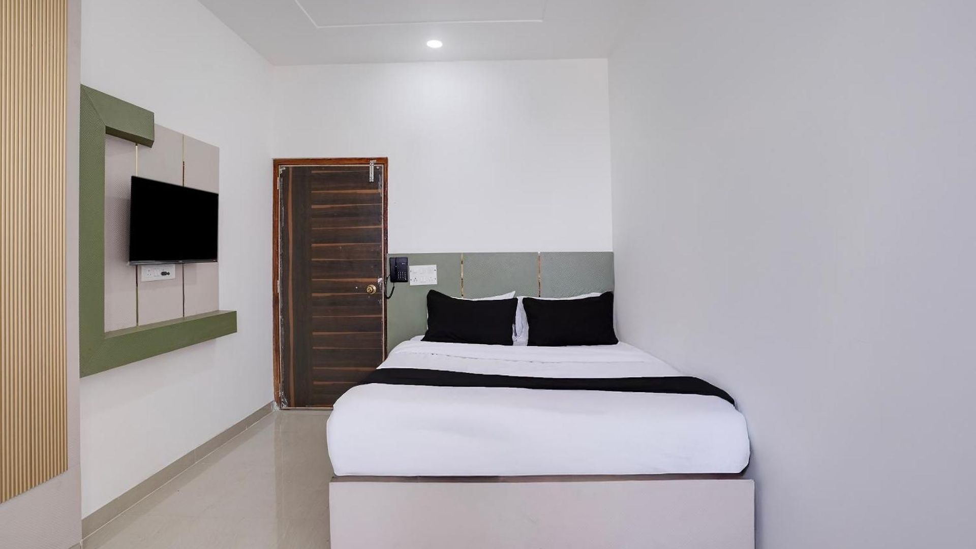 Hotel Super Collection O Jnpt Navi Formerly Ratan Regency