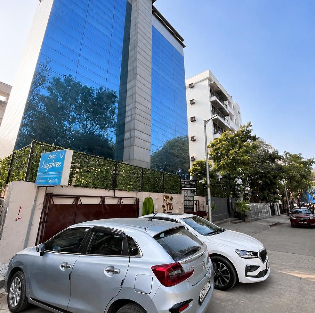 Glitz Jayshree- Nr Airport Hotel 3*