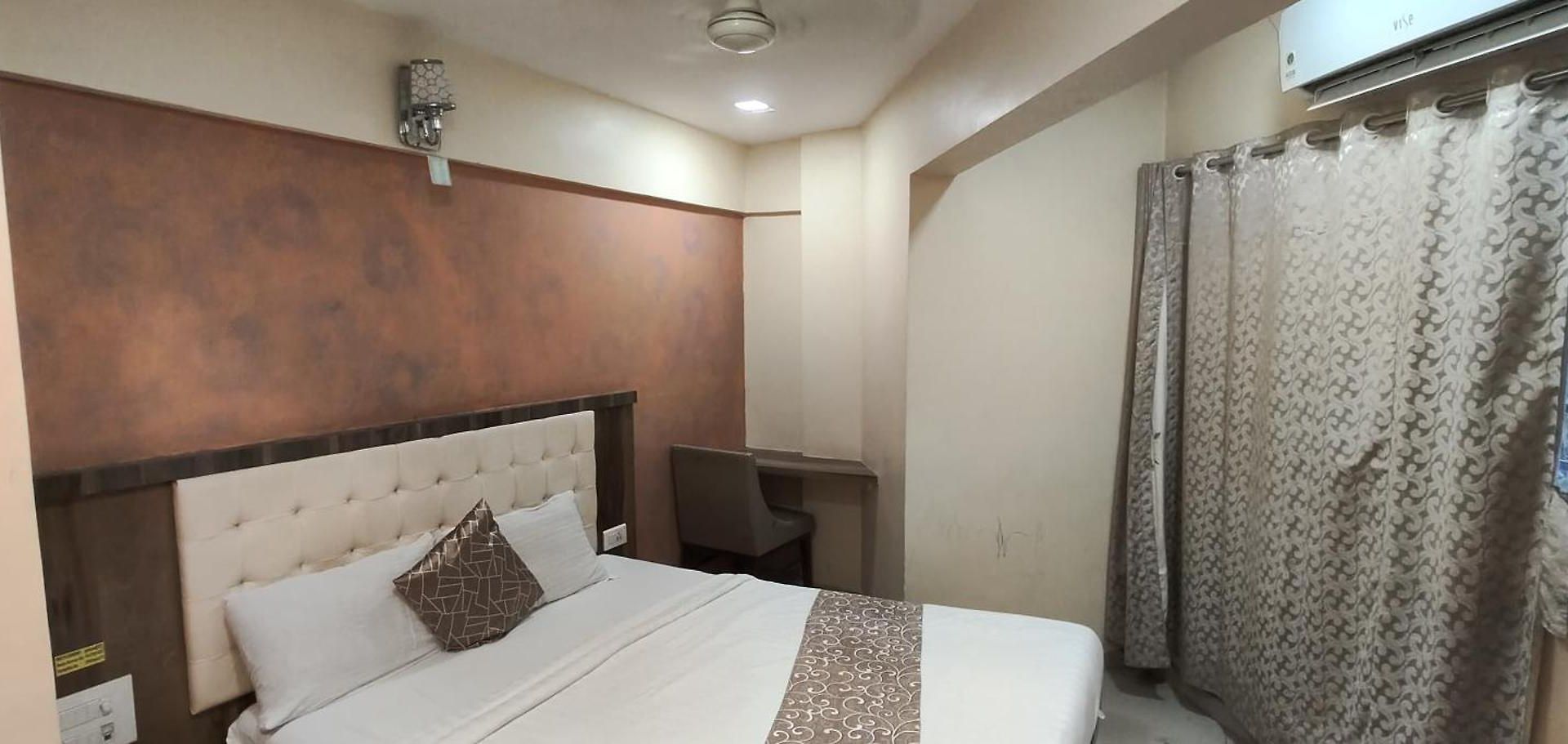 Rs Court Guest house *